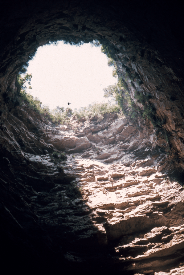 1200px-Golondrinas_Entrance_Rappelling