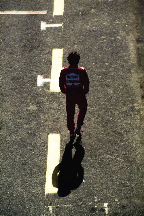 4a7b43cc0adf7ebc372973566dbec089--ayrton-senna-formula-one[1]